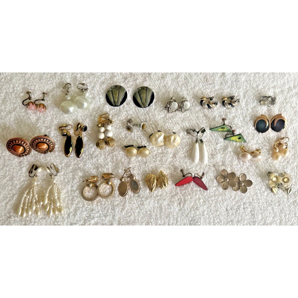 Lot of Estate Vintage Costume Screw and Clip On Earrings 24 pairs